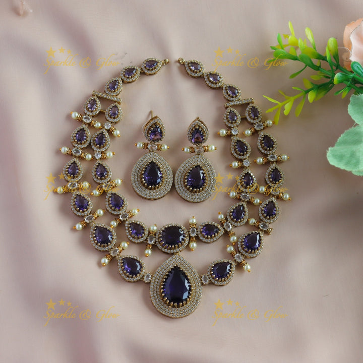 Gracious Two layered Victorian AD waterdrop short necklace