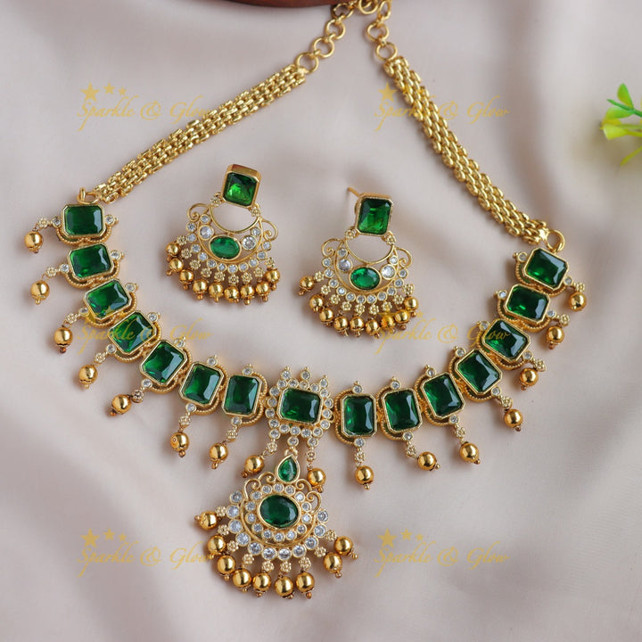 Gorgeous Floral design rectangle stone short necklace with gold beads