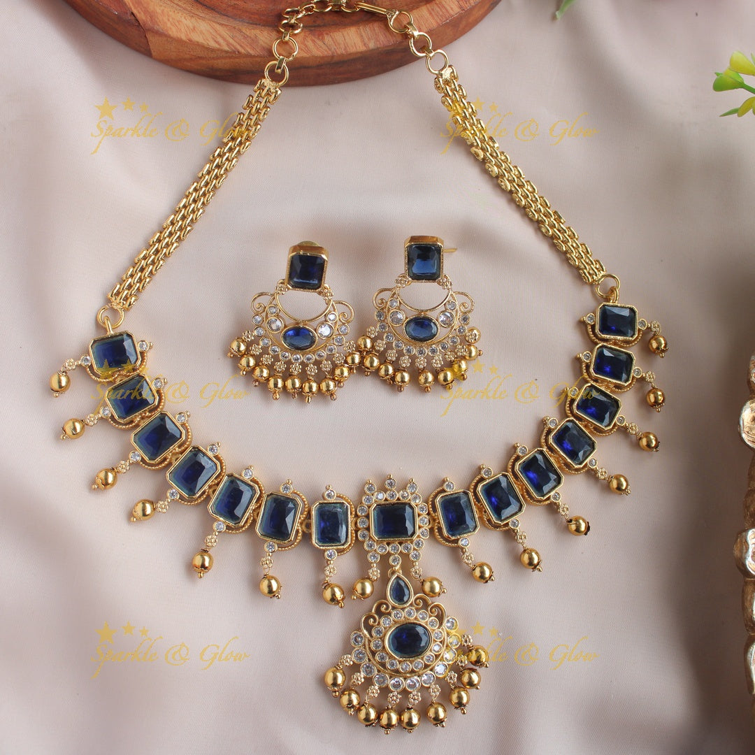 Gorgeous Floral design rectangle stone short necklace with gold beads