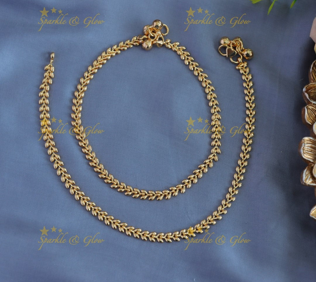 Elegant Leaf design gold alike Anklet