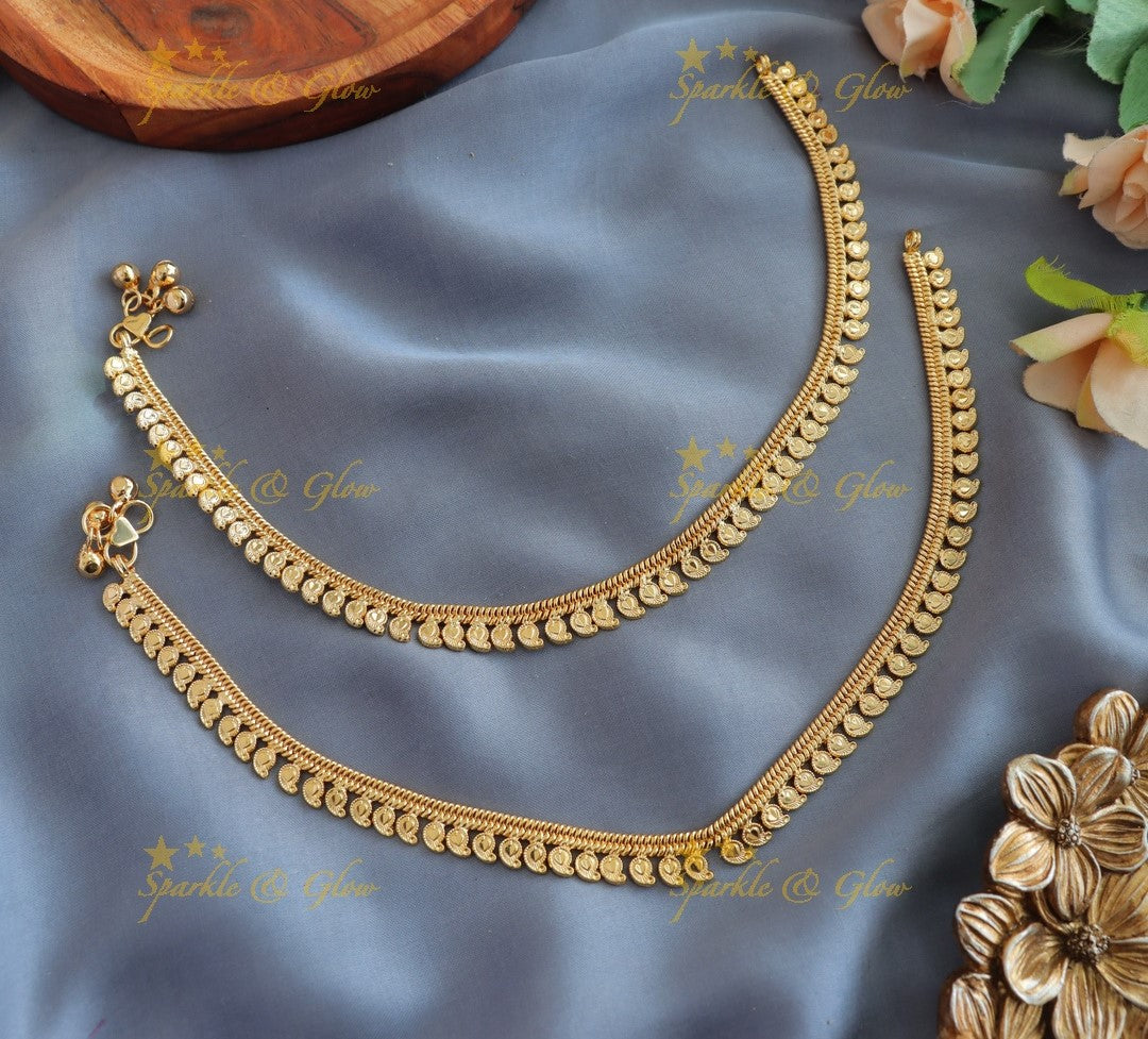 Elegant Gold alike anklet