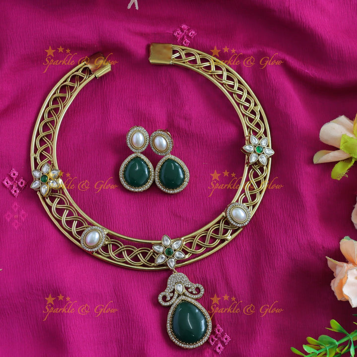 Statement Floral design victorian AD hasli choker with water drop stone - maroon