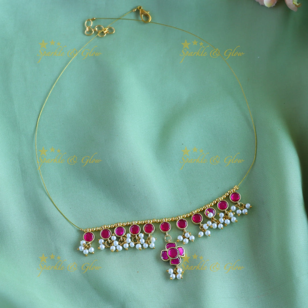 Beautiful Circle design Floral pendant Invisible short necklace