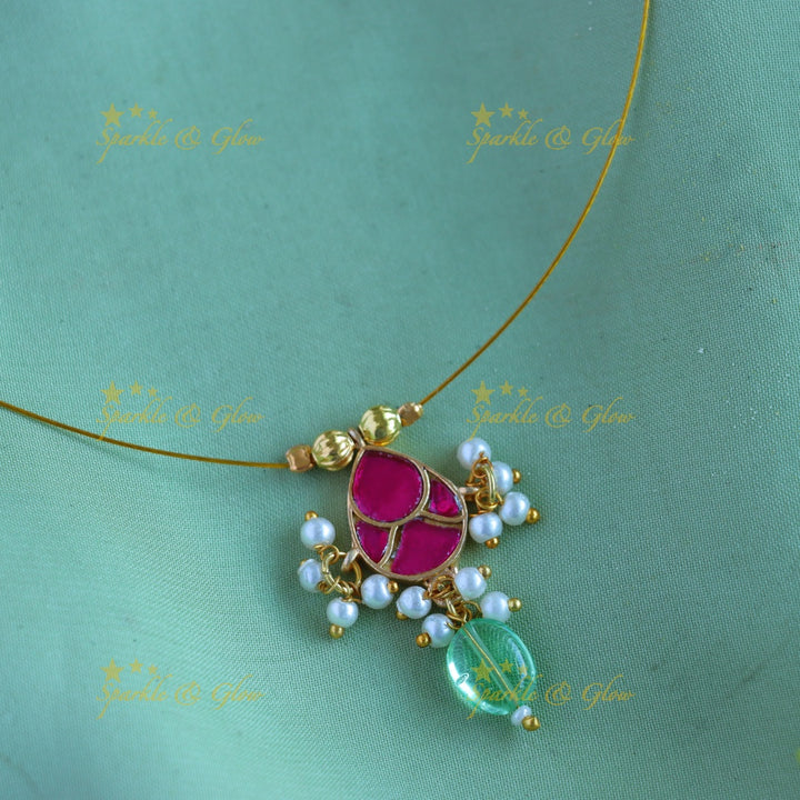 Beautiful Floral pendant invisible short necklace