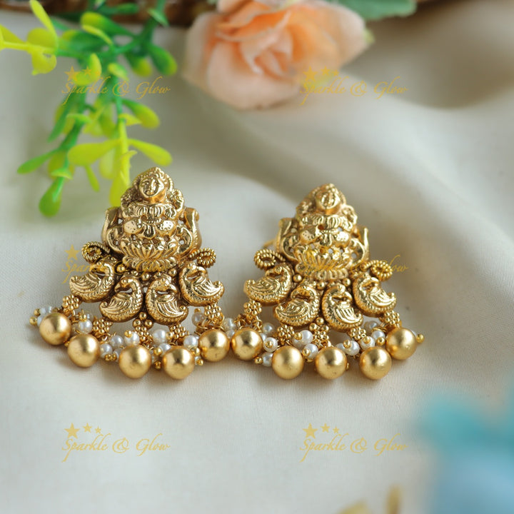 Gorgeous Lakshmi peacock carved short necklace with pearls and gold beads