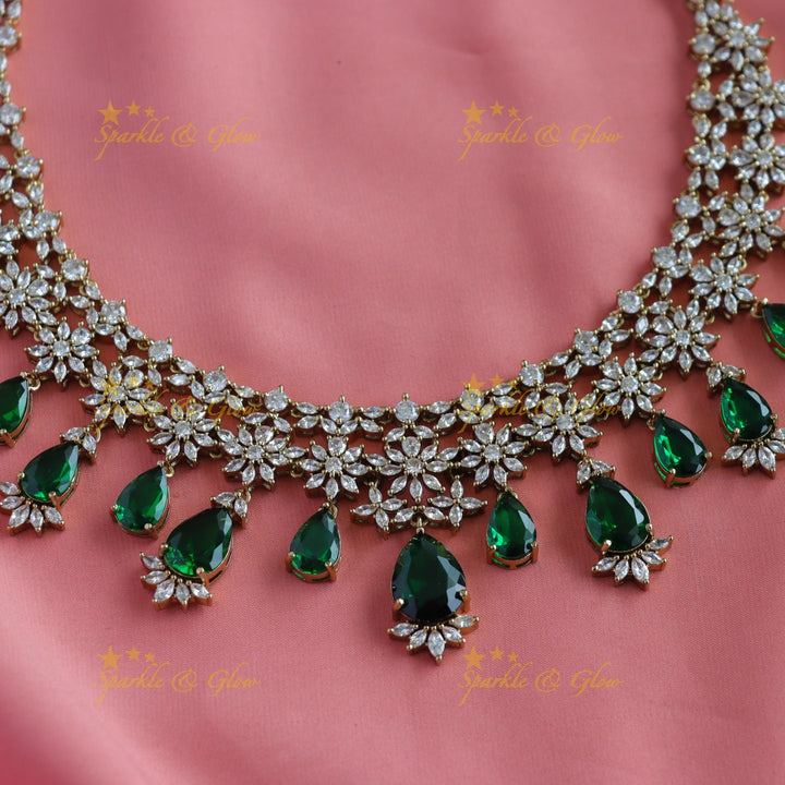 Sparkling Star Floral Victorian Ad short necklace with waterdrop