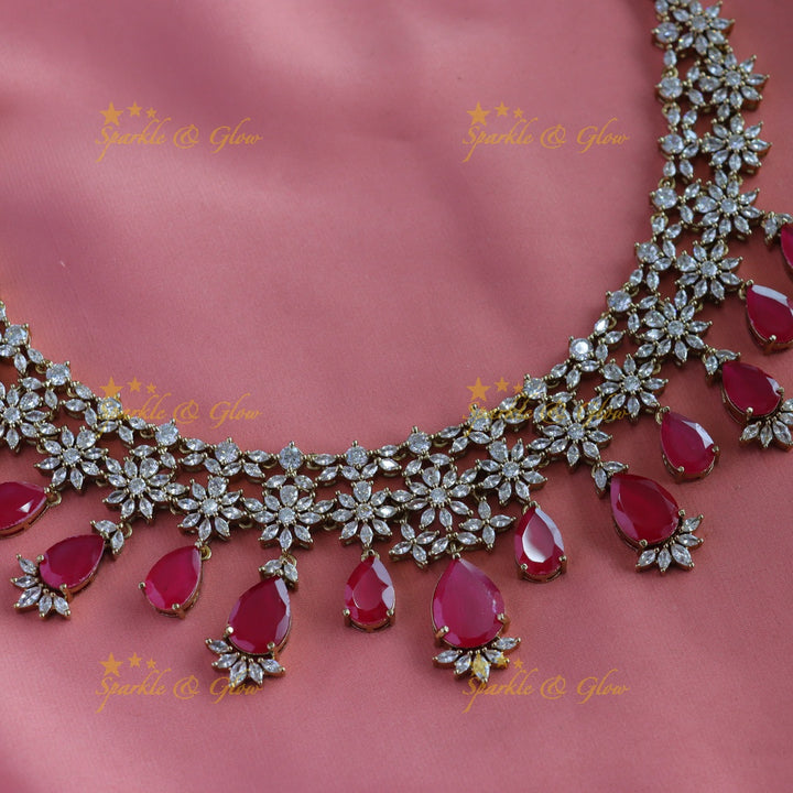 Sparkling Star Floral Victorian Ad short necklace with waterdrop