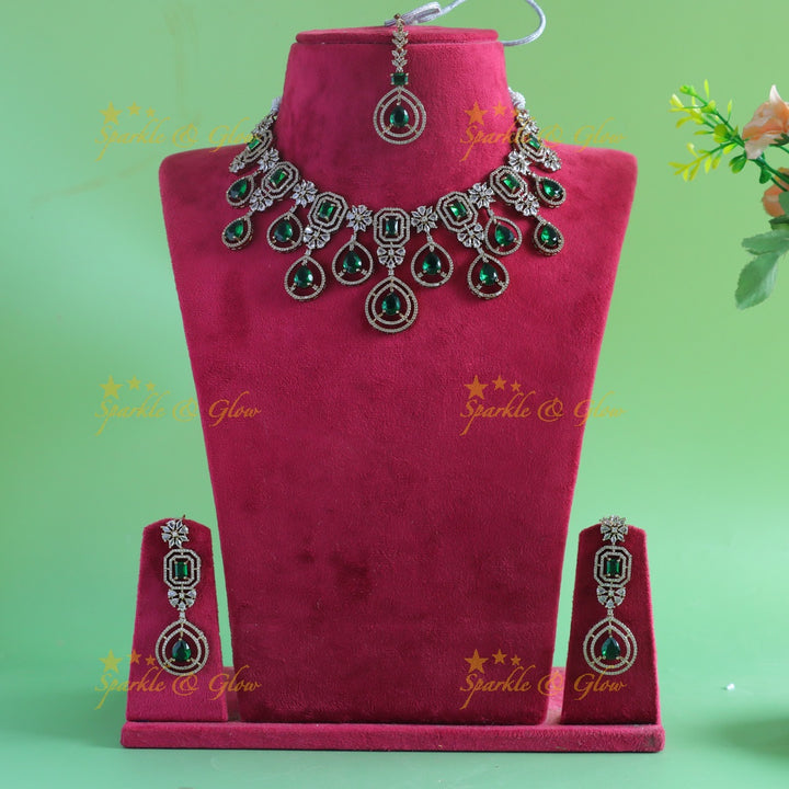 Sparkling Square and Waterdrop design Victorian AD short necklace with Maangtikka