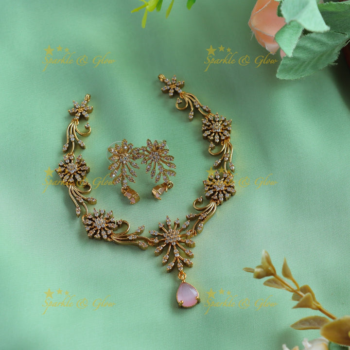 Gracious Star Floral Leaflet design AD short necklace-Green