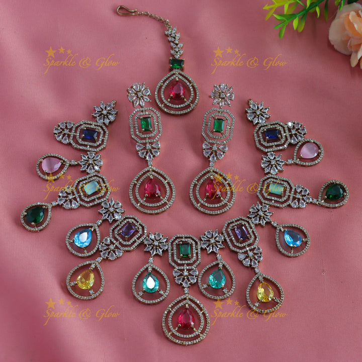 Sparkling Square and Waterdrop design Victorian AD short necklace with Maangtikka