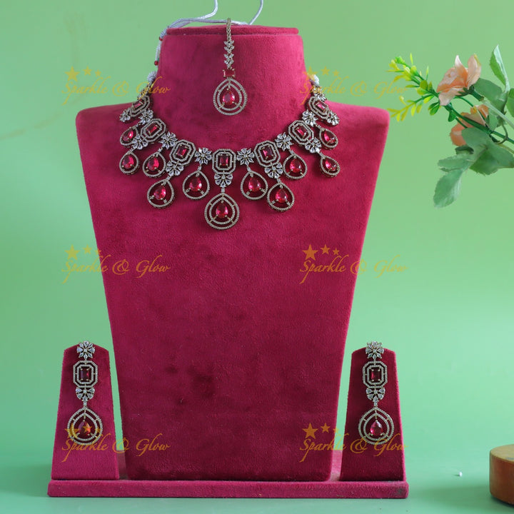 Sparkling Square and Waterdrop design Victorian AD short necklace with Maangtikka