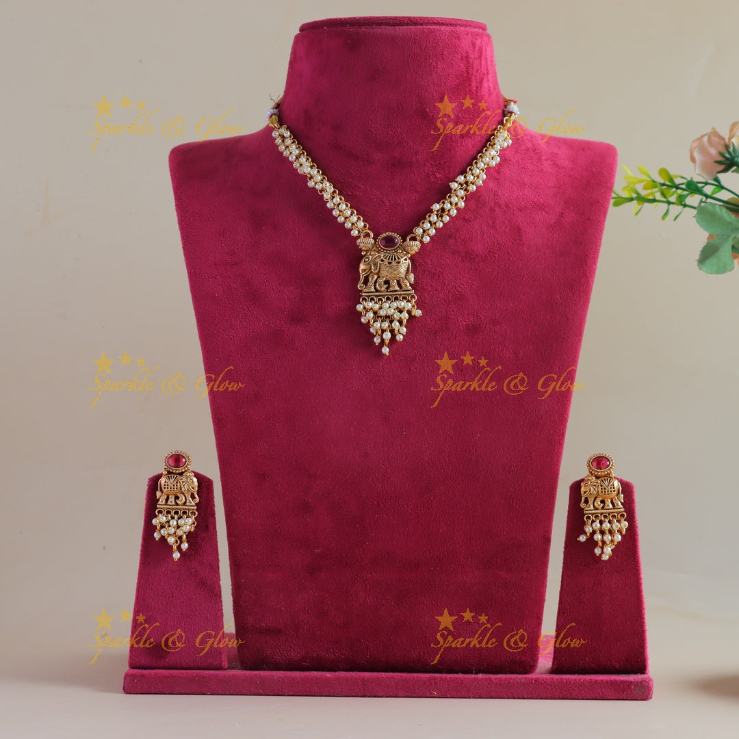 Elegant Grand Elephant pendant carved Guttapusalu short necklace