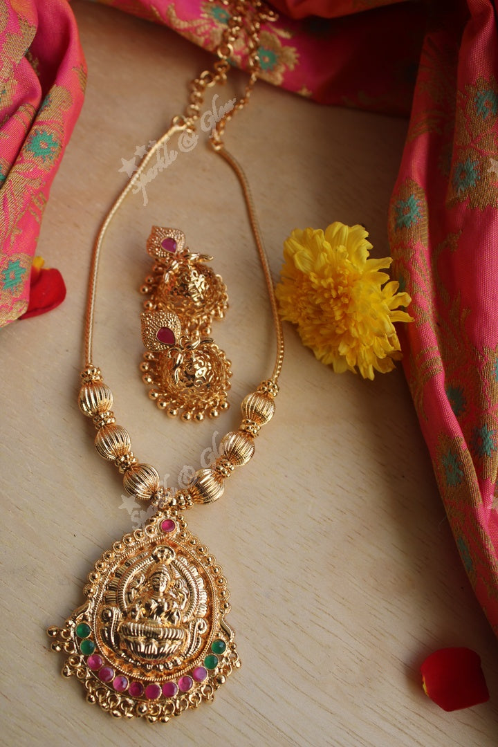 Elegant gold polished Lakshmi neckalace set