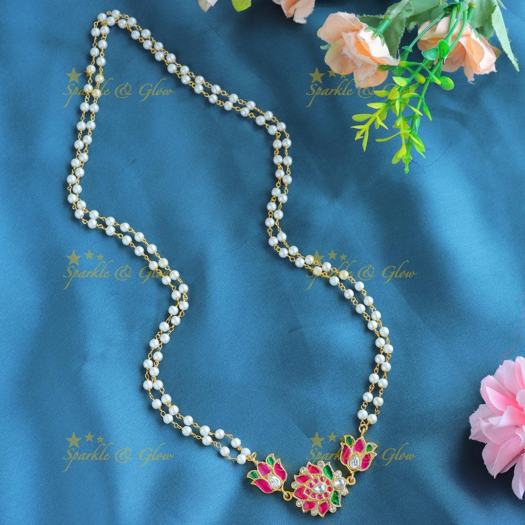 Grand Lotus pendant carved Jadau pearl chain
