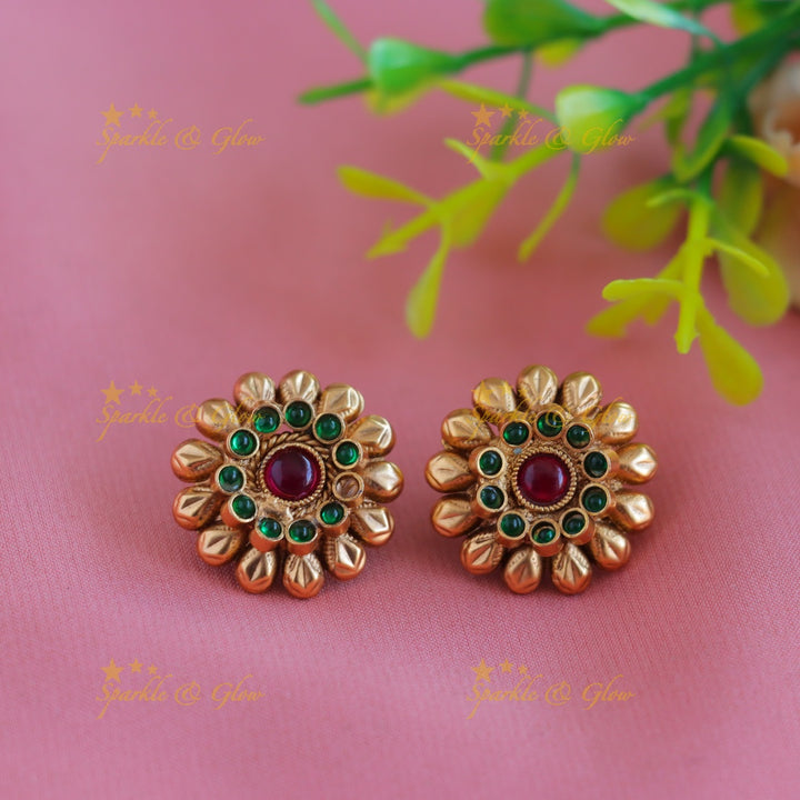 Elegant Floral pendant Coral beaded Hasli short necklace