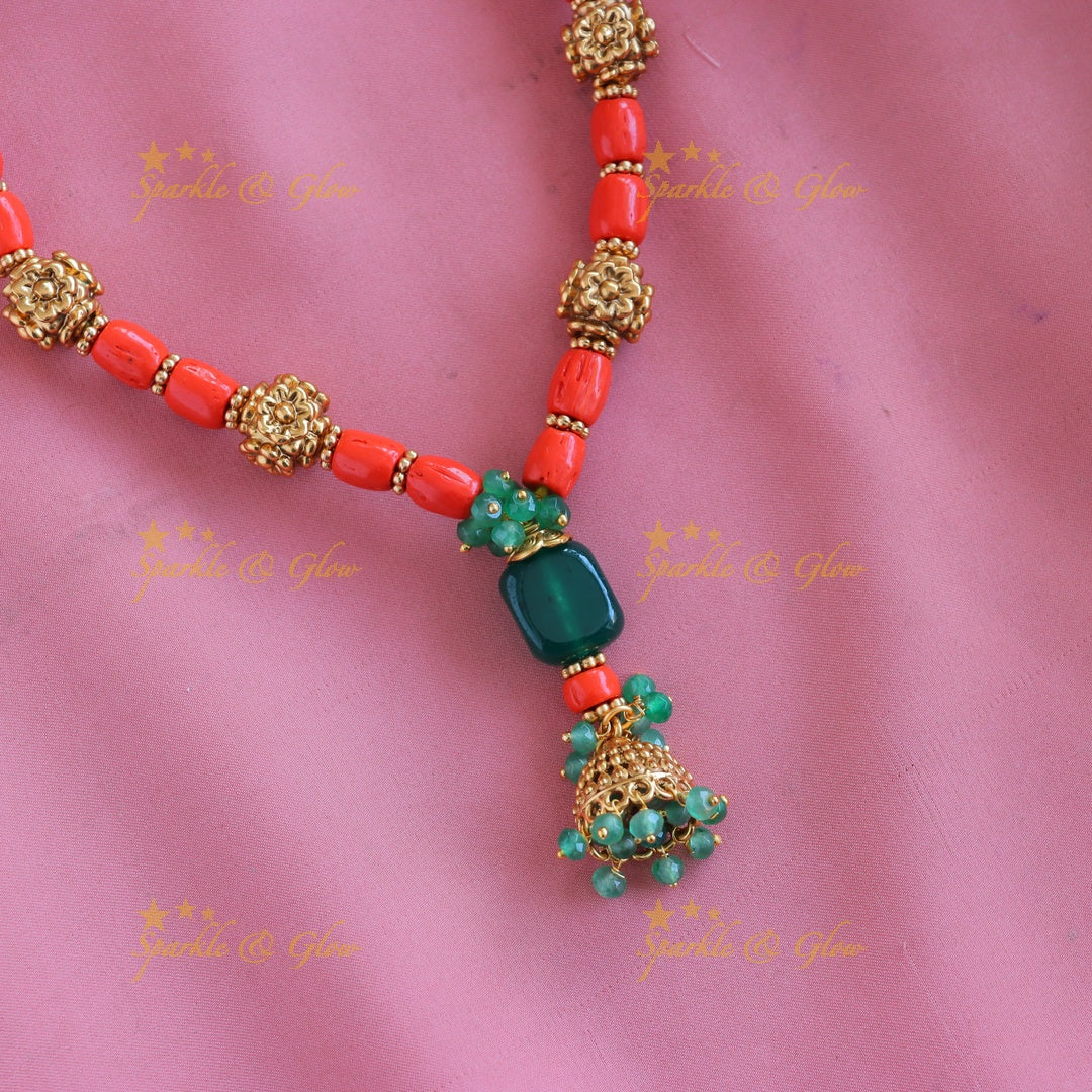 Gracious Coral and Gold Ball flower design short necklace