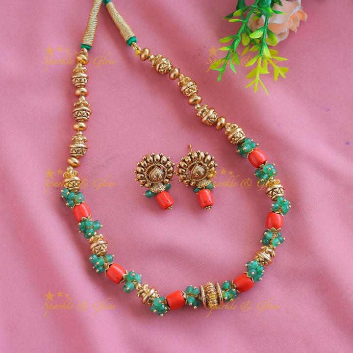 Elegant Floral design Coral and mintgreen beaded short necklace