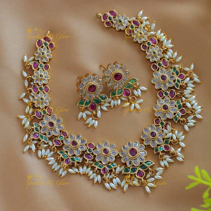 Elegant Flower design short necklace with rice pearls