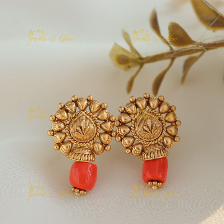Elegant Coral and Gold ball beaded short necklace