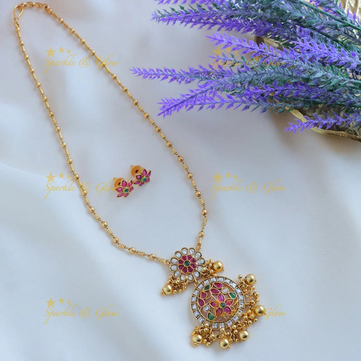 Sparkling Kemp Floral Antique pendant chain with green beads-Coral - Sparkle and Glow