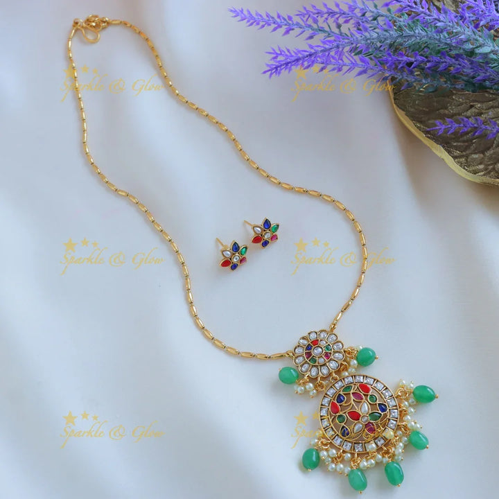 Sparkling Kemp Floral Antique pendant chain with green beads-Coral - Sparkle and Glow