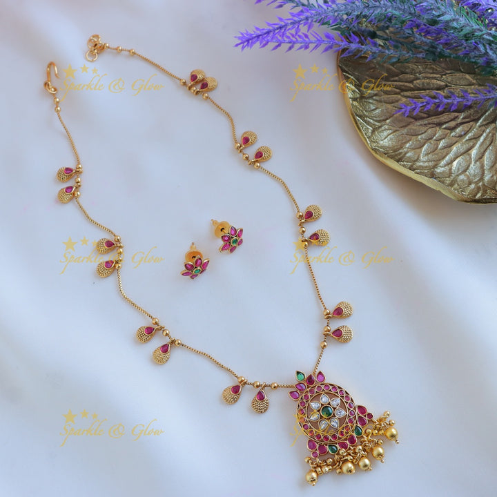 Beautiful Kemp Floral Leaf design pendant chain with green beads-Green-multi
