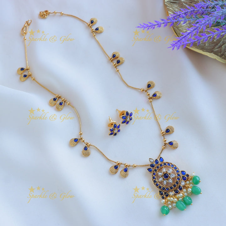Beautiful Kemp Floral Leaf design pendant chain with green beads-Green-multi