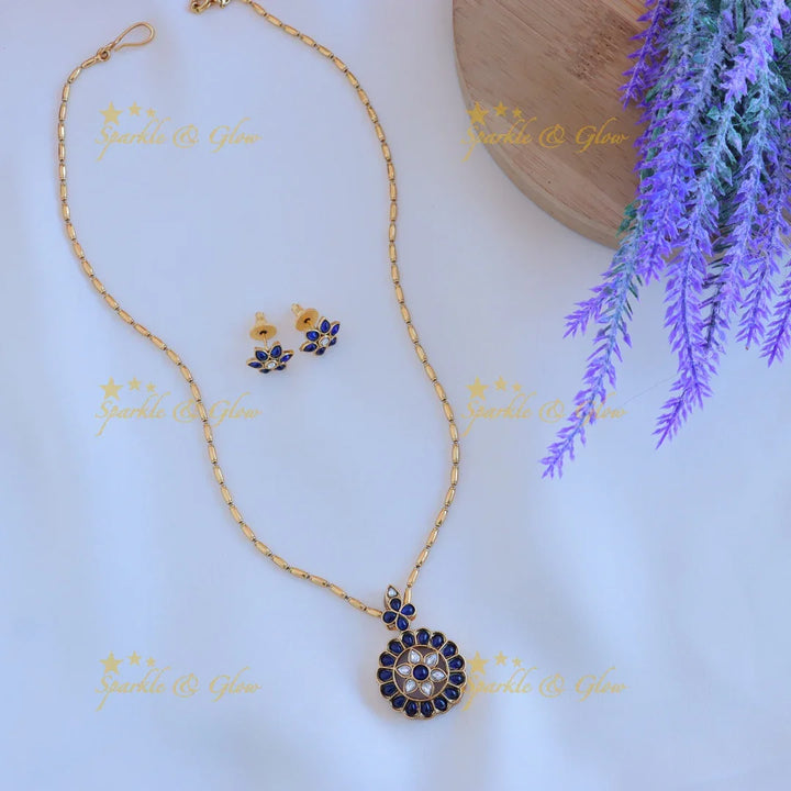 Beautiful Kemp Floral pendant chain-Navarathna - Sparkle and Glow