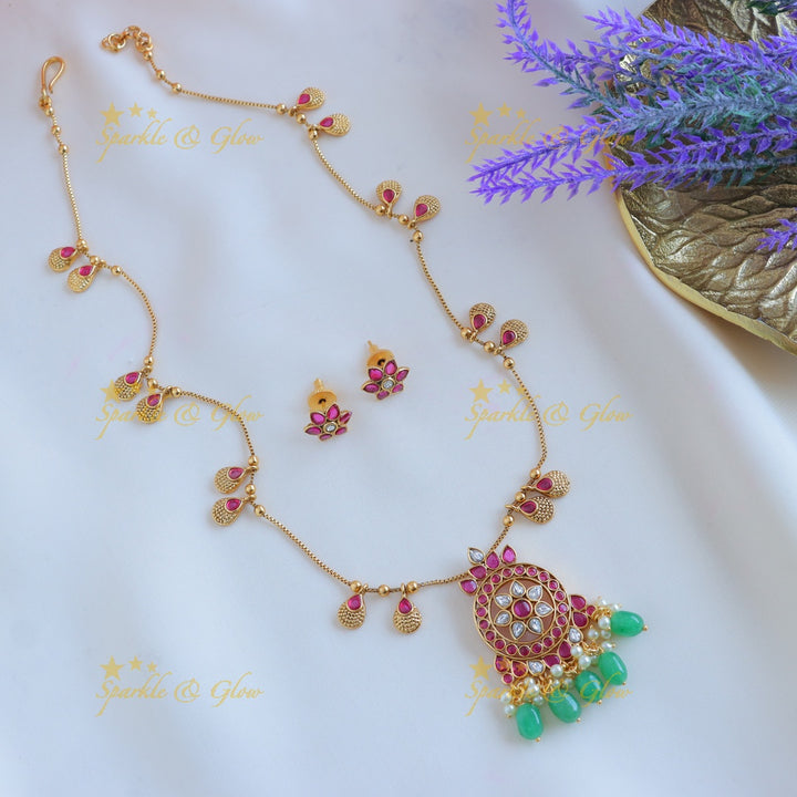 Beautiful Kemp Floral Leaf design pendant chain with green beads-Green-multi
