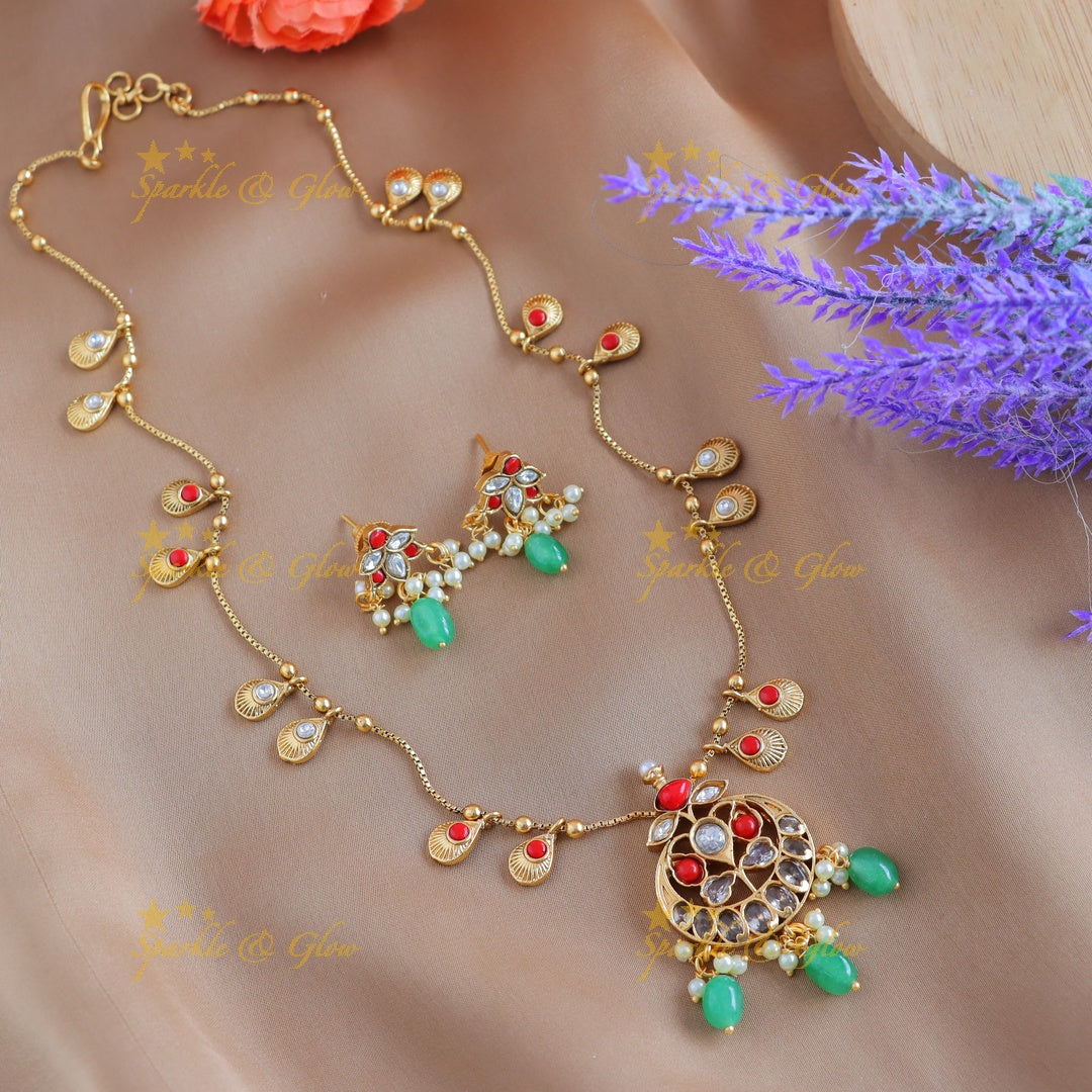 Beautiful Kemp Antique Floral pendant chain with gold beads-Gold-multi