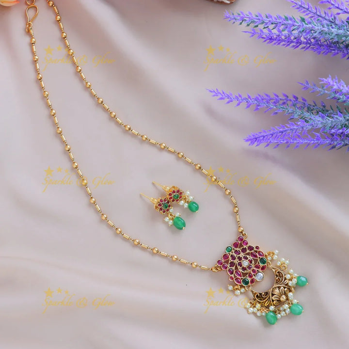 Gracious Kemp Leaf Floral Antique pendant chain with green beads-Green - Sparkle and Glow