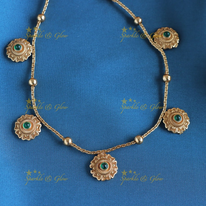 Gracious Pancha Floral design short necklace-Green