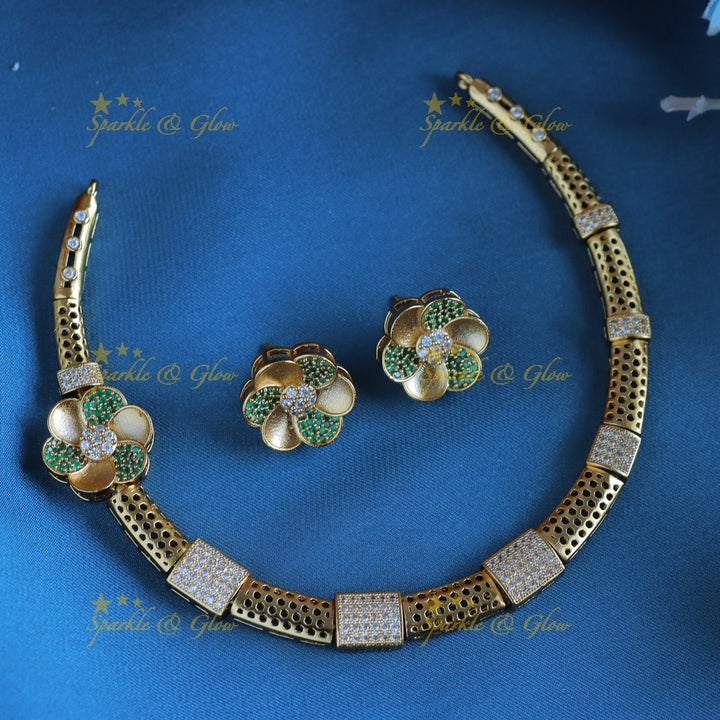 Sparkling Square and Flower design pipe necklace-Green