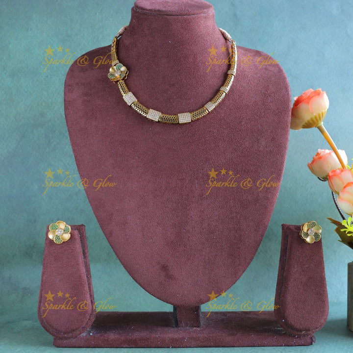 Sparkling Square and Flower design pipe necklace-Green