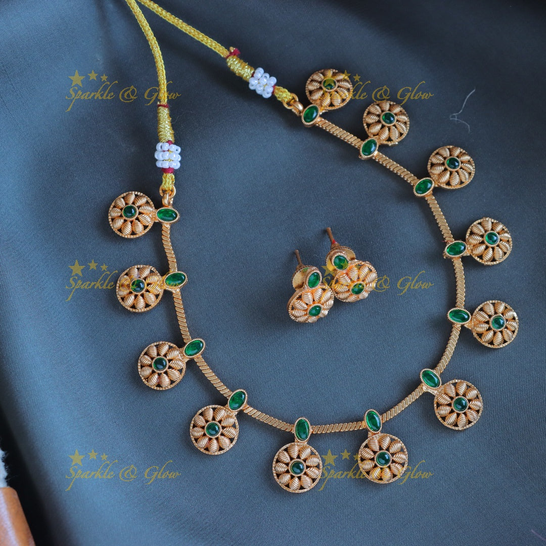 Beautiful Kemp Floral short necklace-Green