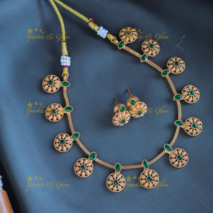 Beautiful Kemp Floral short necklace-Green
