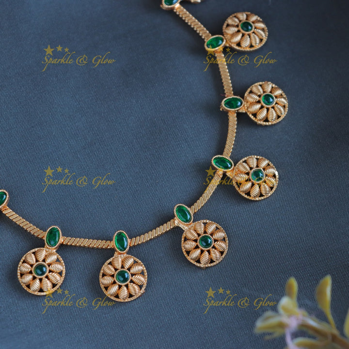 Beautiful Kemp Floral short necklace-Green