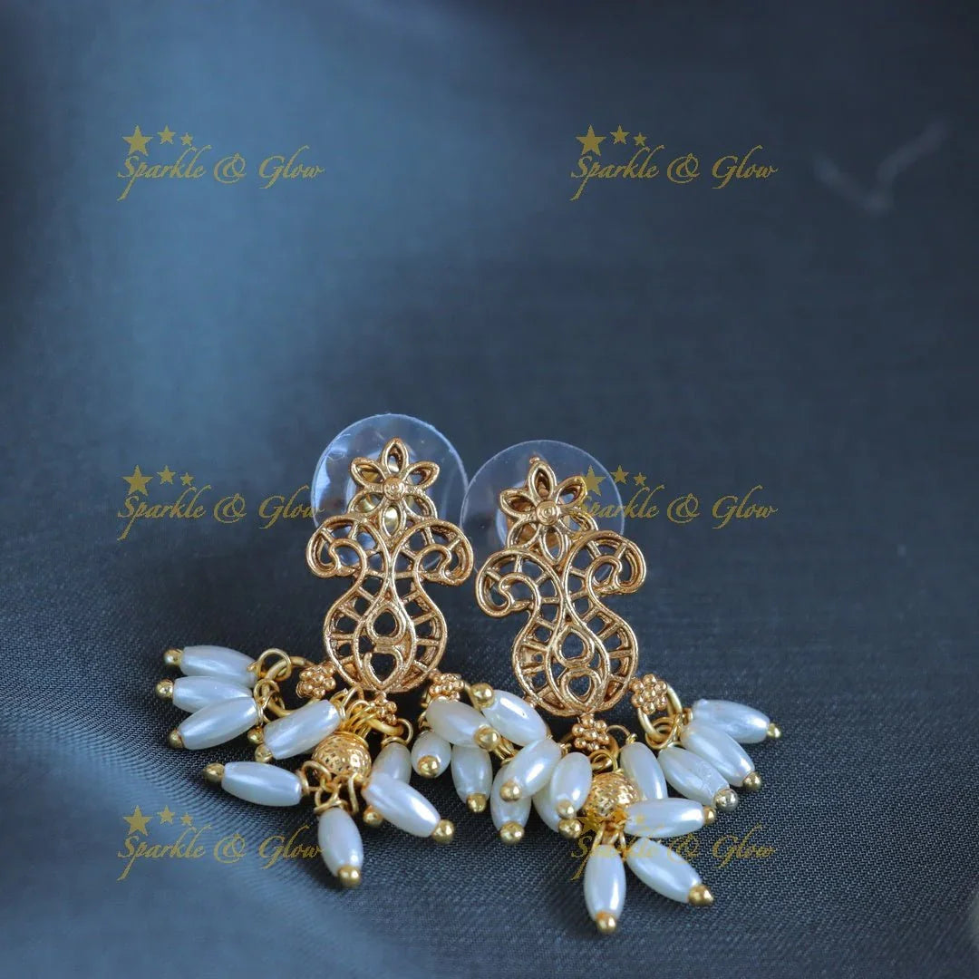 Elegant Floral Leaf design short necklace with Rice pearls - Sparkle and Glow