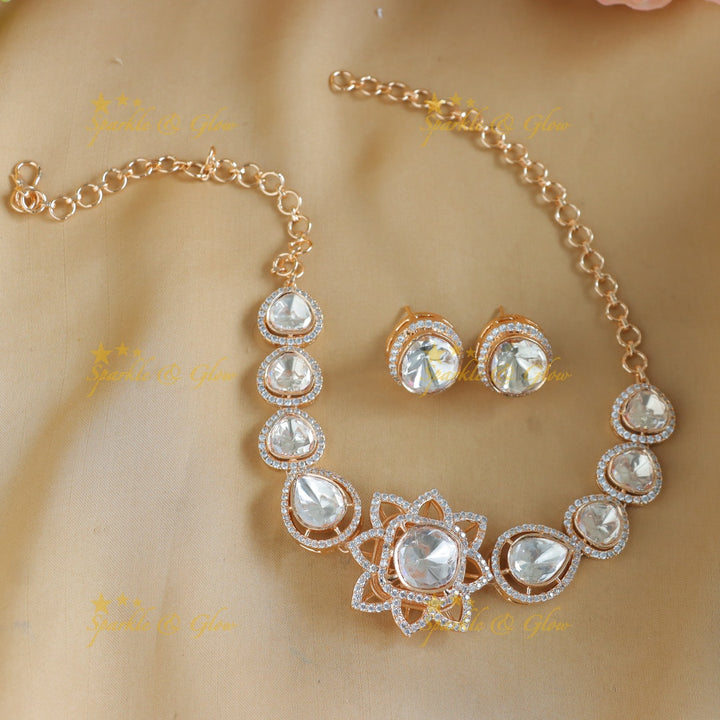 Gracious Kundan Star Floral short necklace-Gold