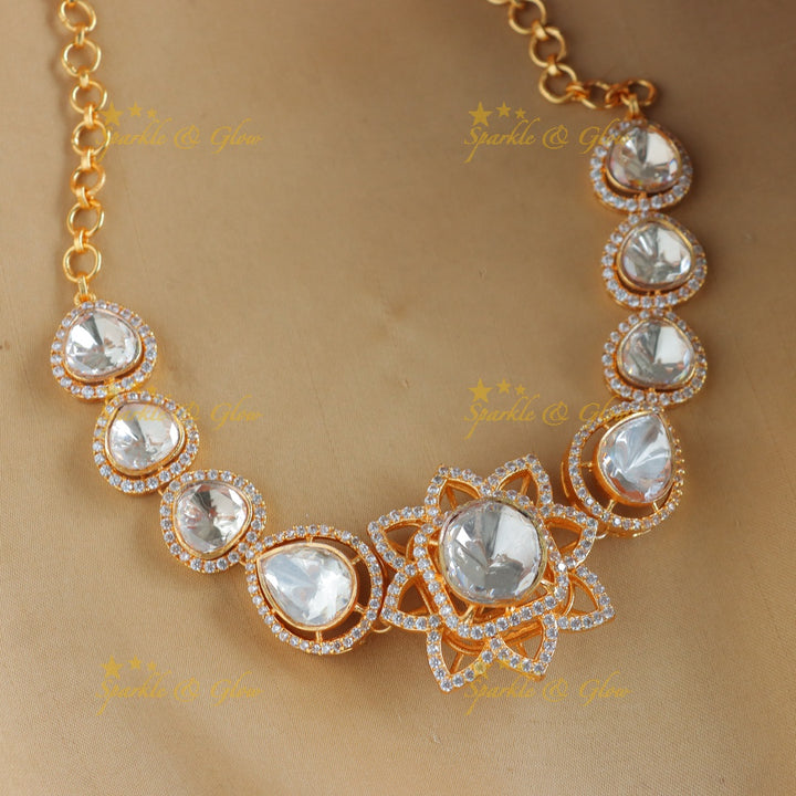 Gracious Kundan Star Floral short necklace-Gold