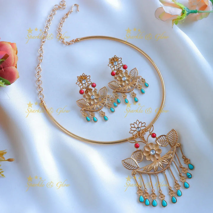 Stunning floral hasli Choker - Ligh Pink - Sparkle and Glow