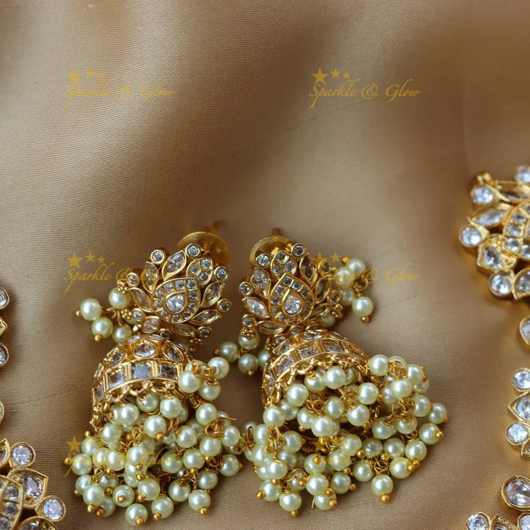 Pretty white Jadau stones and pearl short necklace - Sparkle and Glow