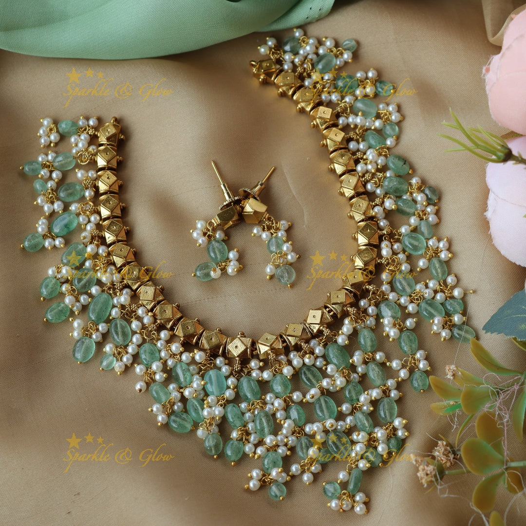 Elegant pearl and purple beads short necklace - Purple