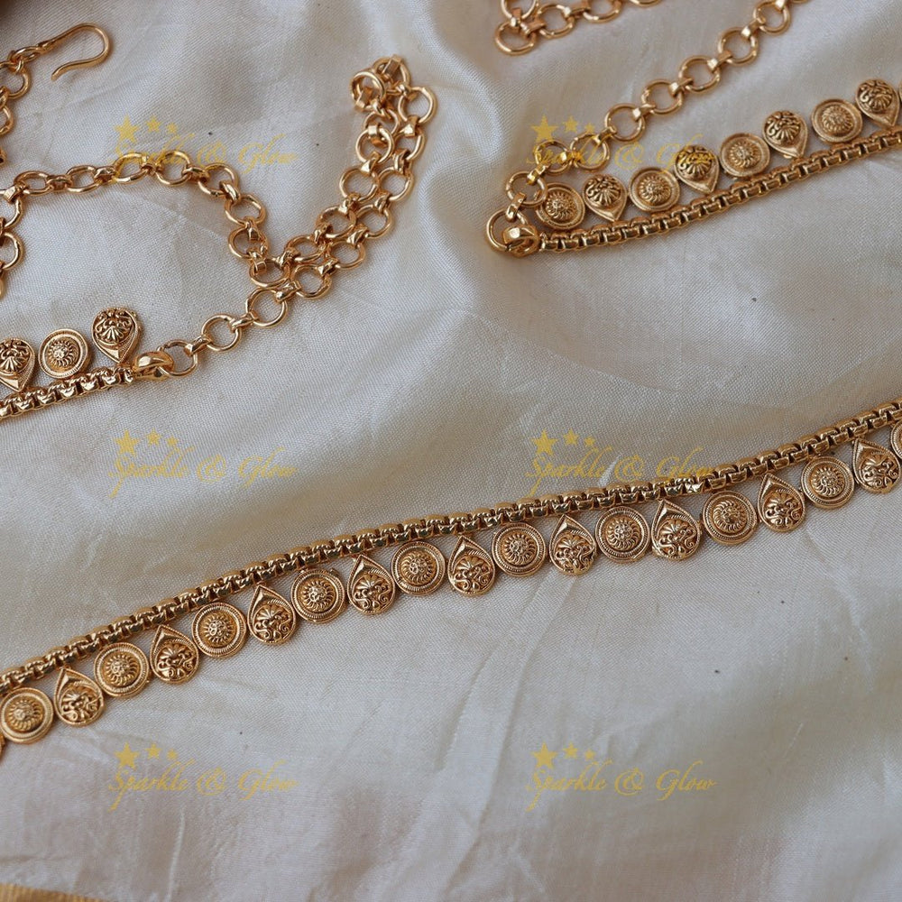 Elegant leaf and coin design hip chain - Sparkle and Glow - 