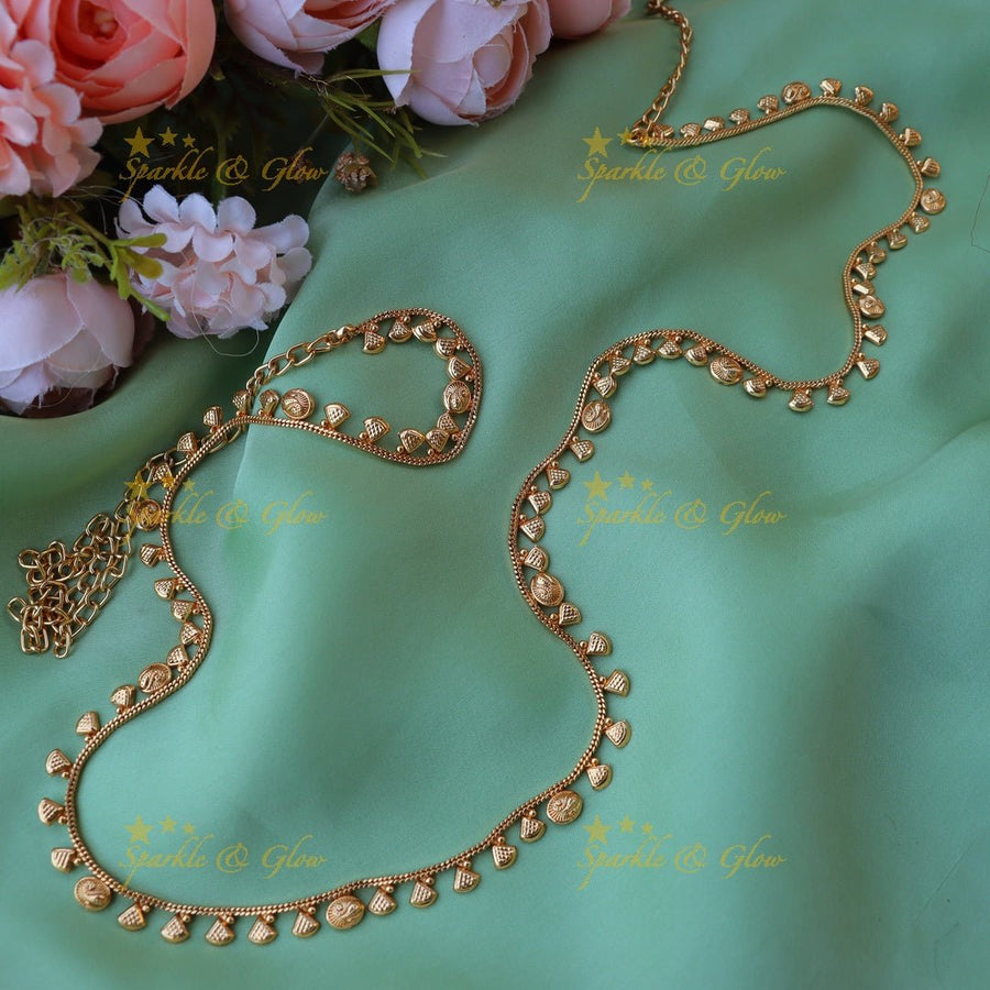 Stunning triangle shaped gold alike hip chain - Sparkle and Glow - 