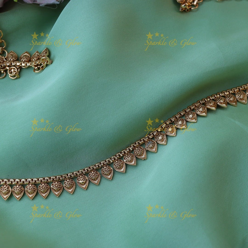 Stunning leaf shaped gold hip chain - Sparkle and Glow - 