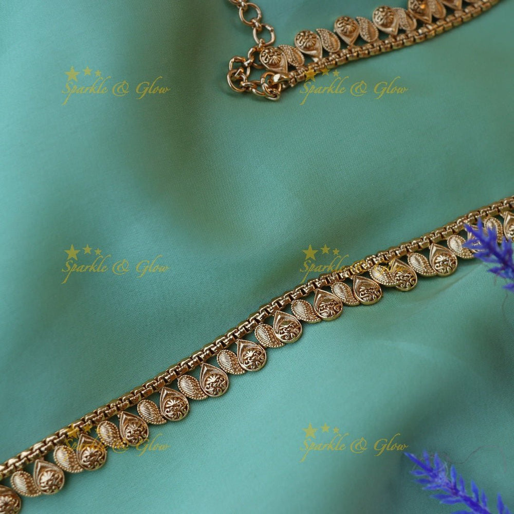 Gorgeous leaf design gold hip chain - Sparkle and Glow - 