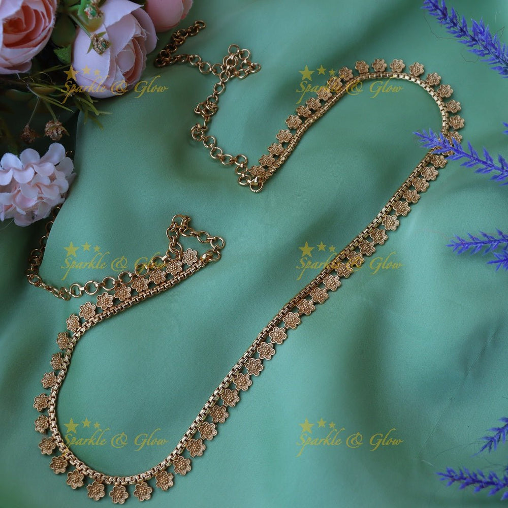 Stunning floral gold alike hip chain - Sparkle and Glow - 
