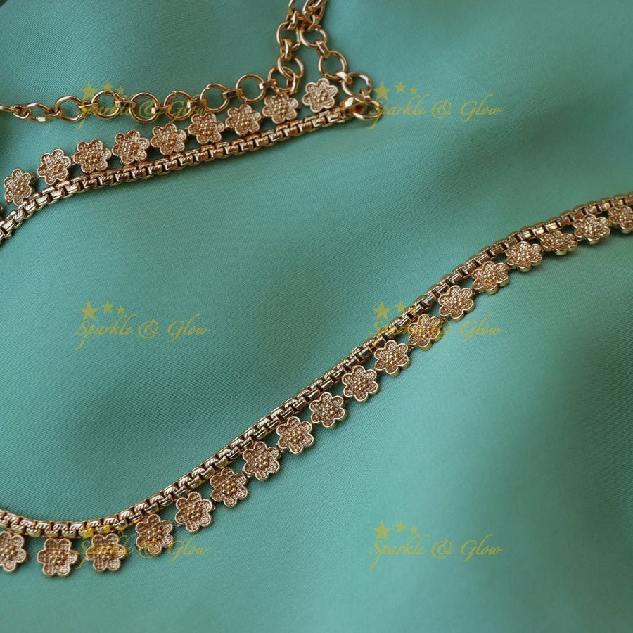 Stunning floral gold alike hip chain - Sparkle and Glow - 