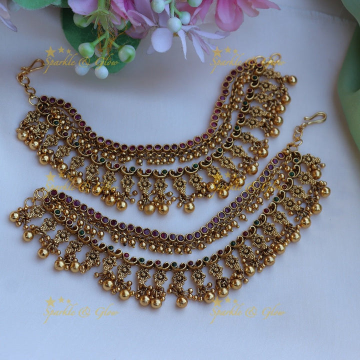 Pretty floral design Earchain - Gold - Sparkle and Glow - Gold - 